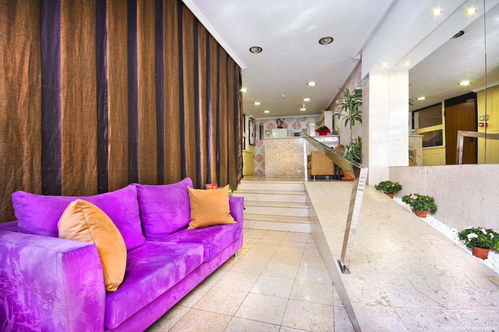 Residencial Colombo Bed & Breakfast Funchal Dış mekan fotoğraf