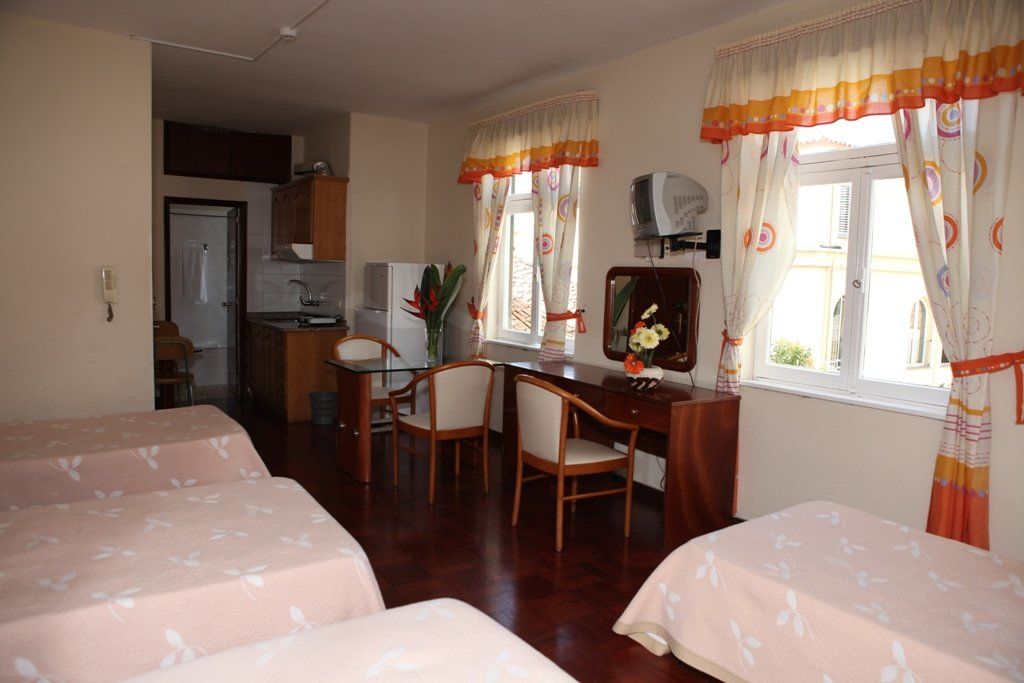 Residencial Colombo Bed & Breakfast Funchal Dış mekan fotoğraf