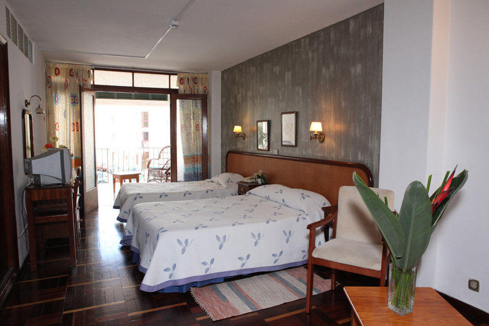 Residencial Colombo Bed & Breakfast Funchal Dış mekan fotoğraf