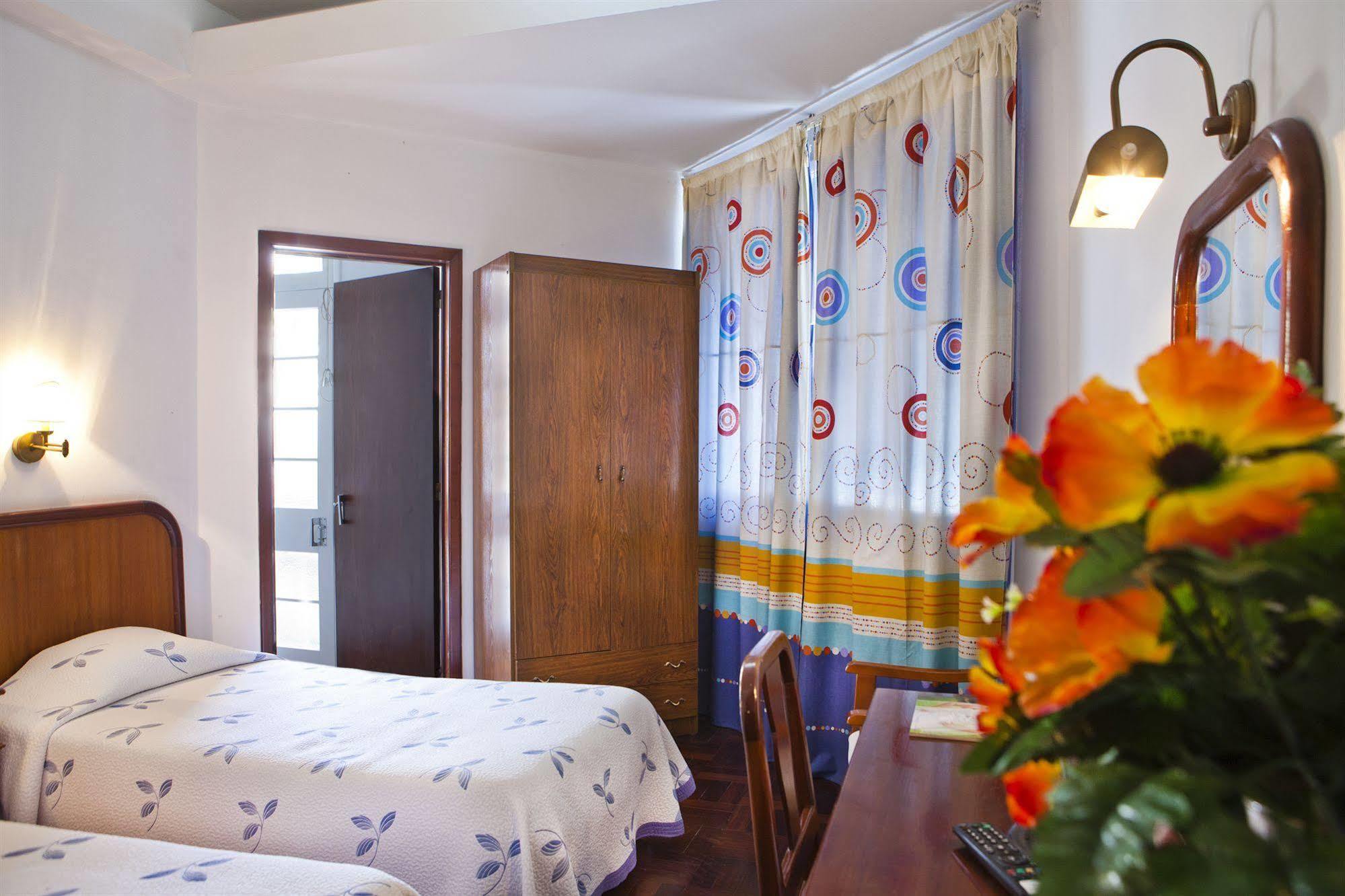 Residencial Colombo Bed & Breakfast Funchal Dış mekan fotoğraf