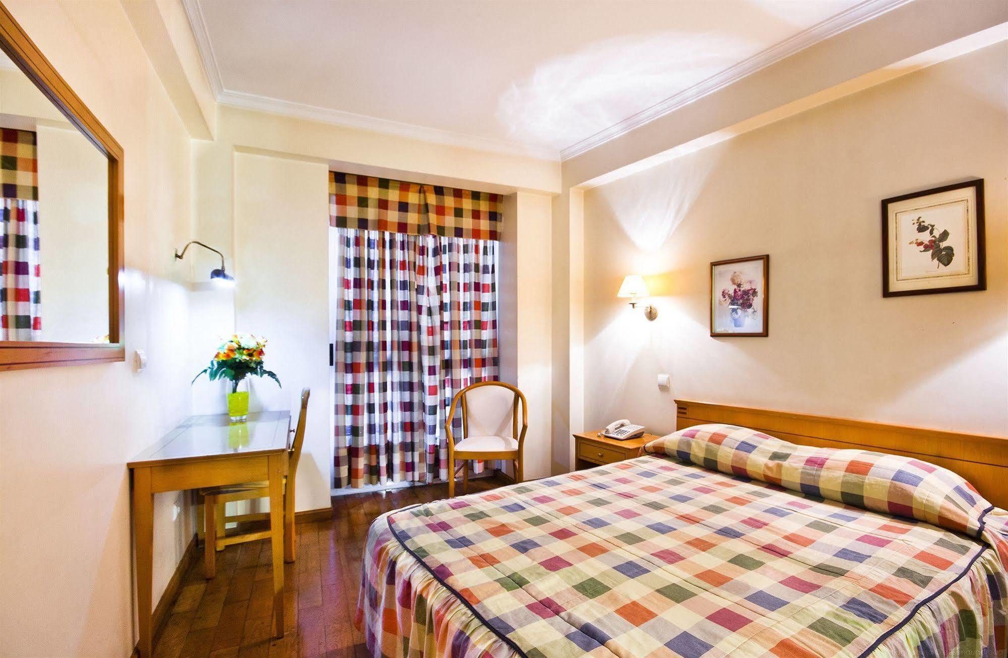 Residencial Colombo Bed & Breakfast Funchal Dış mekan fotoğraf